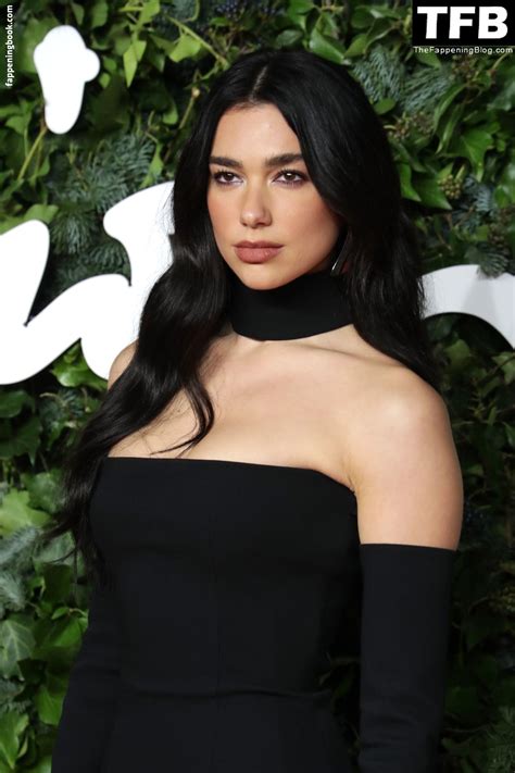 Jul 10, 2023 · The Future Nostalgia singer switched out Barbiecore pink for another Mermaid Barbie-approved trend: the naked dress.Dua Lipa wore a completely sheer Bottega Veneta chainmail dress to the premiere ... 